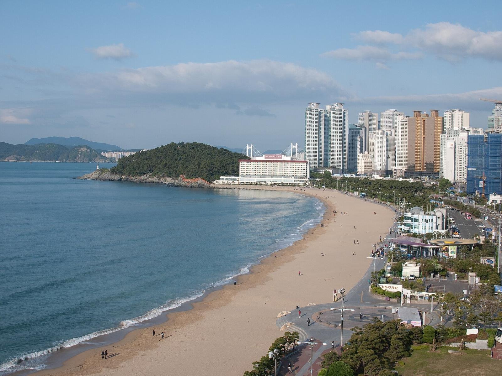 처서에도 폭염특보…해수욕장·워터파크 막바지 인파 (연합 수치)