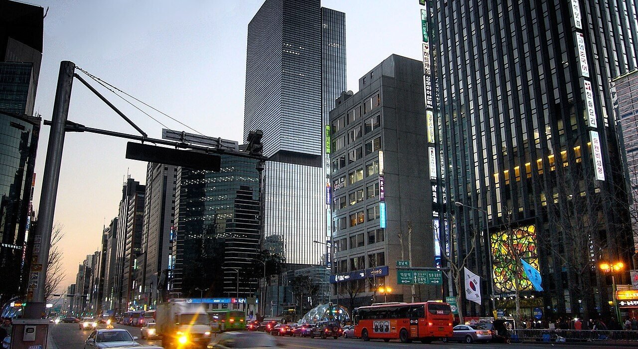 강남 삼성타운 앞 가로