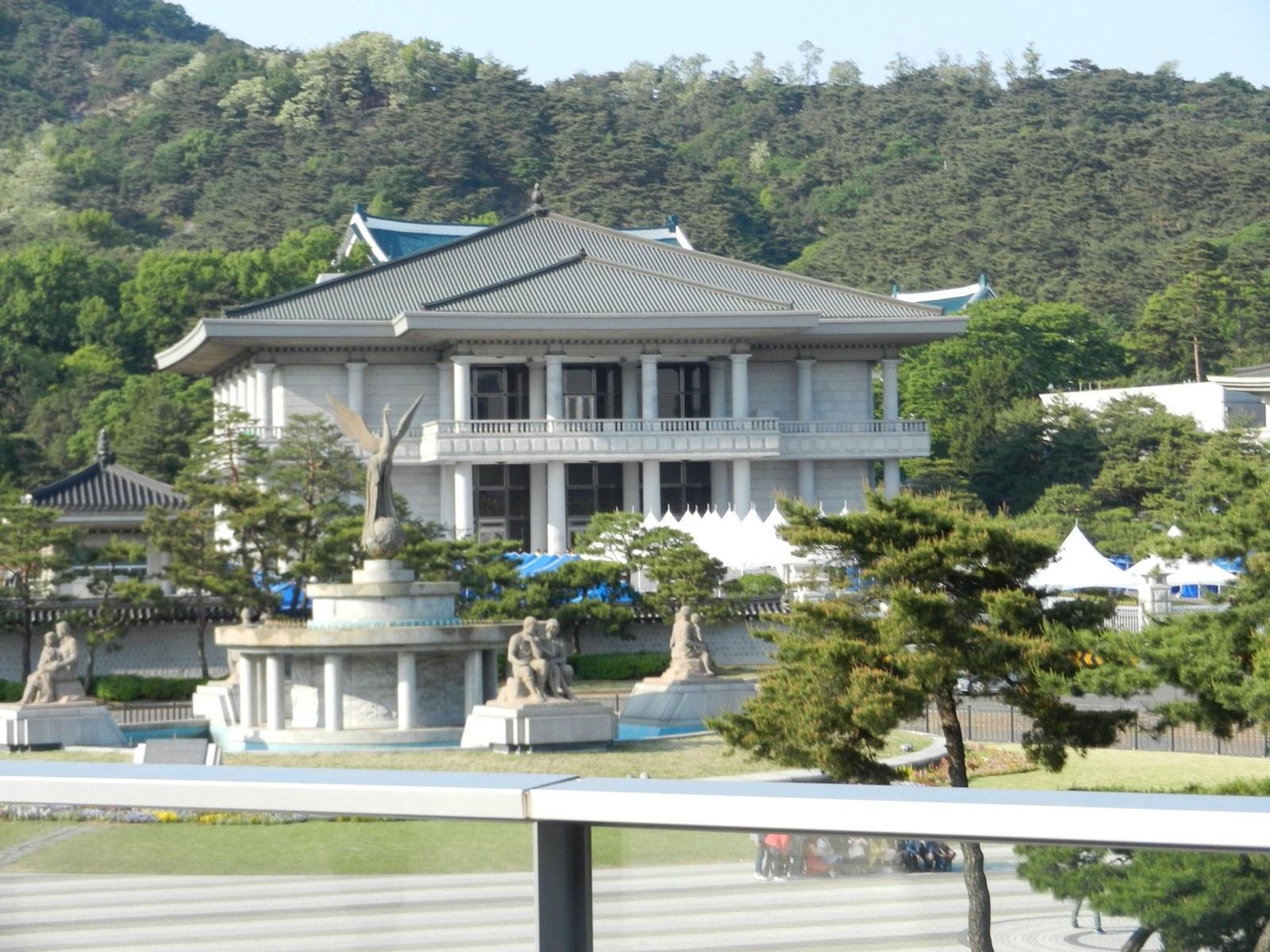 청와대 춘추관 브리핑과 수어 통역