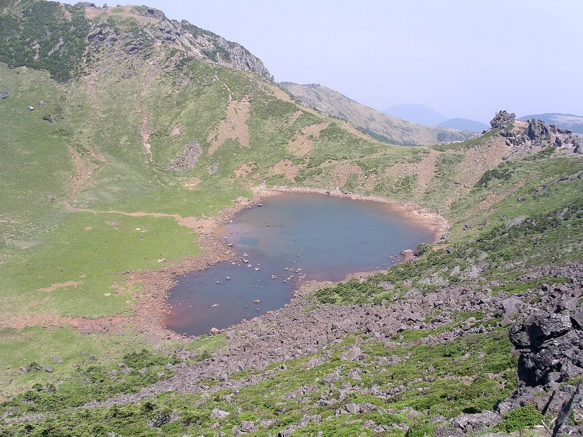 한라산 정상 백록담 전경