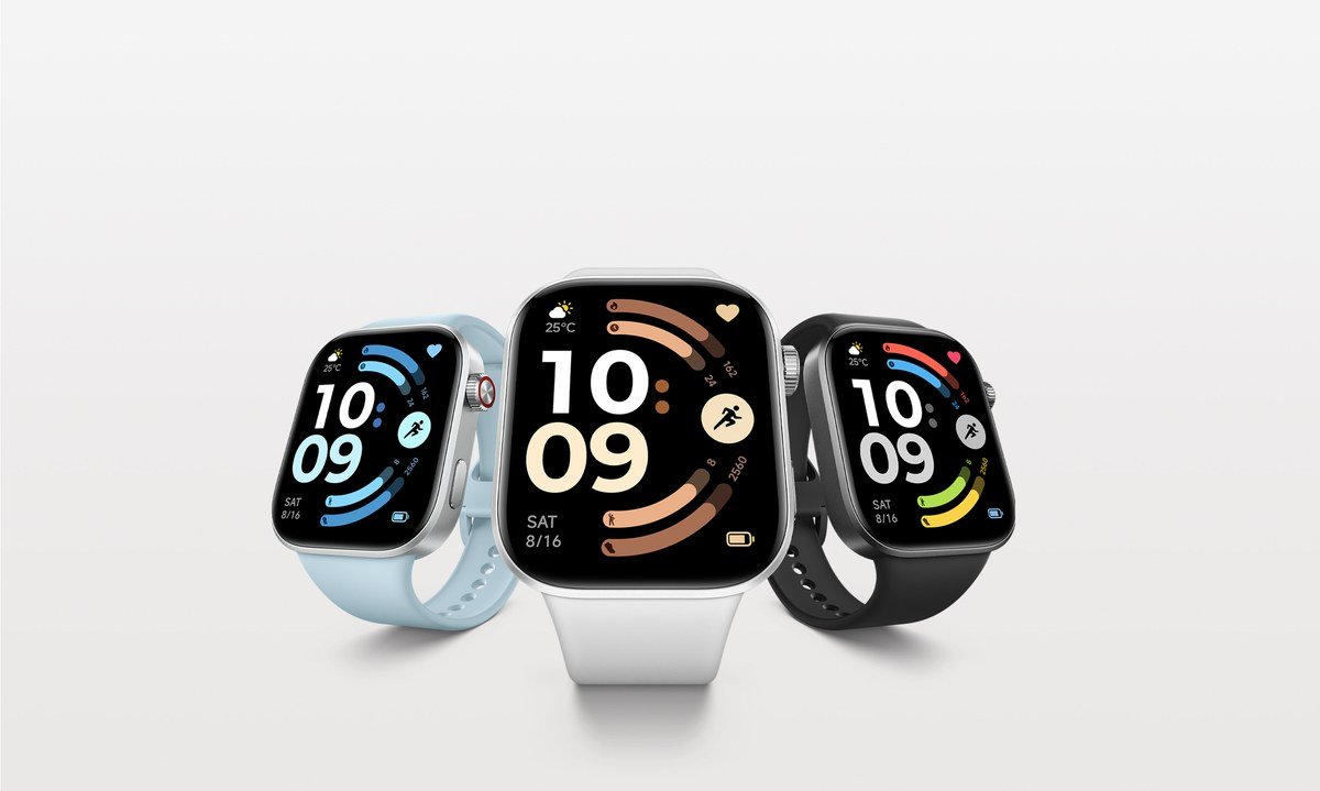 하늘색, 흰색, 검은색 밴드를 단 REDMI 워치 6 세 개가 나란히 놓인 모습